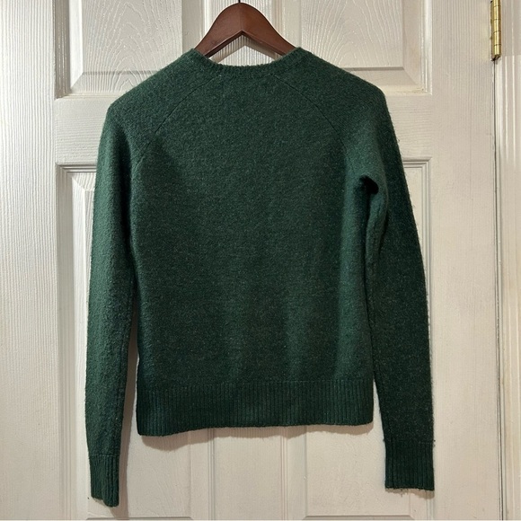 Abercrombie & Fitch Crewneck Sweater Green Size XS Winter Fall Dark Academia Y2K - Picture 2 of 7